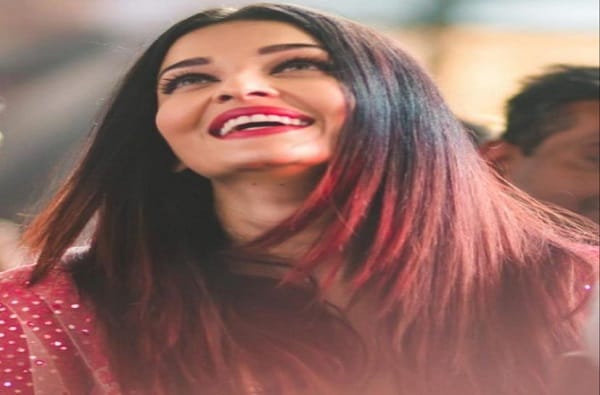 वाढदिवसानिमित्त तिच्या अनेक चाहत्यांनी सोशल मीडियावरुन तिच्यावर शुभेच्छांचा वर्षाव केला आहे.