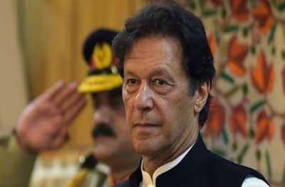 पुढील दिवसांमध्ये कुणाचे पाय थरथर कापतात आणि कुणाला घाम फुटतो हे पाहूच, इम्रान खान यांची दर्पोक्ती