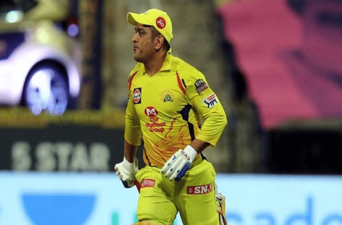 IPL 2020 : आयपीएलच्या 13 व्या मोसमातील चेन्नईचे आव्हान संपुष्टात, धोनीच्या नावे खराब विक्रमाची नोंद