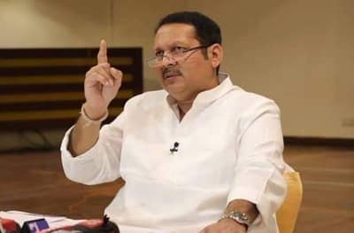 साताऱ्यातील मराठा गोलमेज परिषदेकडे उदयनराजेंनी फिरवली पाठ; अनुपस्थितीची रंगली चर्चा