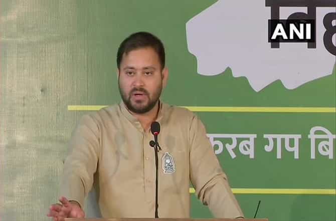 बिहारच्या तरुणांना नोकऱ्या देण्यासाठी वेळ पडली तर मुख्यमंत्र्यांचा आणि आमदारांचा पगार कापेन: तेजस्वी यादव