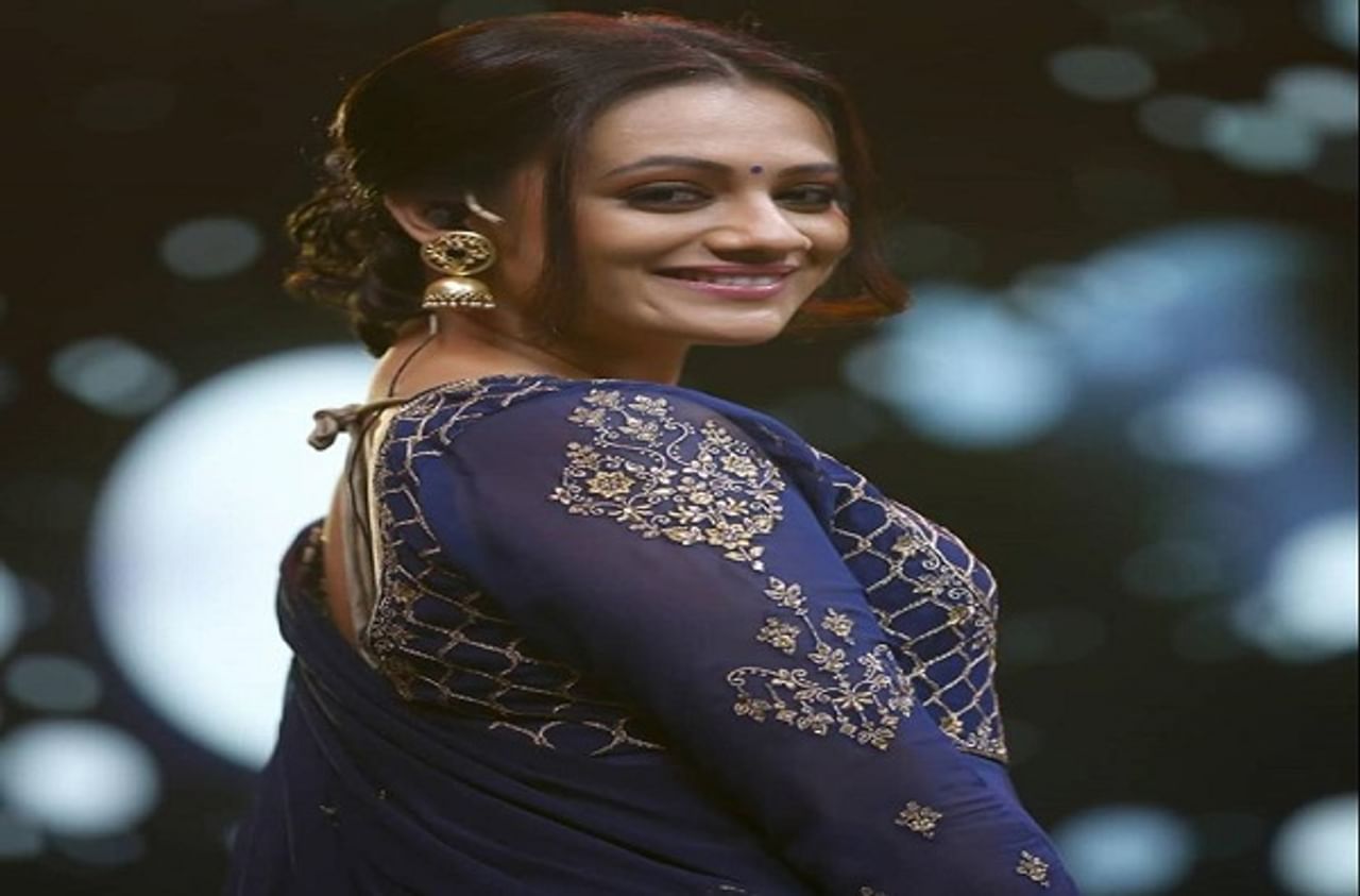 मराठमोळी अभिनेत्री स्पृहा जोशीच्या 'स्पृहानिया' या युट्यूब चॅनलनं 40 हजार सबस्क्रायबचा टप्पा पार केला आहे.