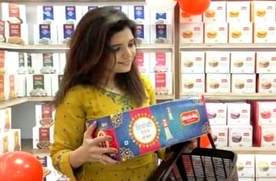 चितळे बंधूंचे ठाण्यात ठाण, मुक्ता बर्वेच्या हस्ते दुकानाचे उद्घाटन