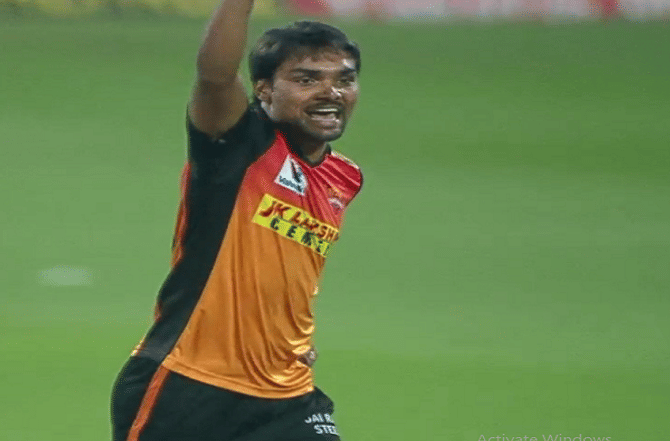 IPL 2020, SRH vs MI : संदीप शर्माची चमकदार कामगिरी, झहीर खानचा रेकॉर्ड मोडित
