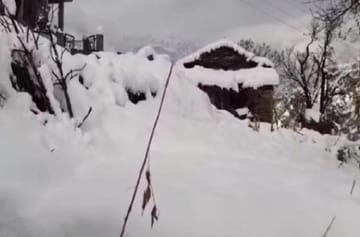 Tourist Places : ही ऋषिकेशमधील सर्वात सुंदर आणि प्रसिद्ध पर्यटन स्थळे