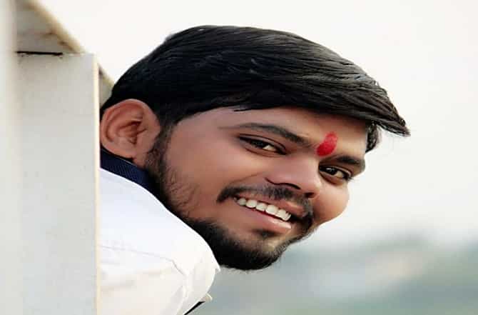 आधी लाथाबुक्क्यांनी मारहाण, नंतर चाकूने वार, जळगावात माजी महापौराच्या मुलाची निर्घृण हत्या