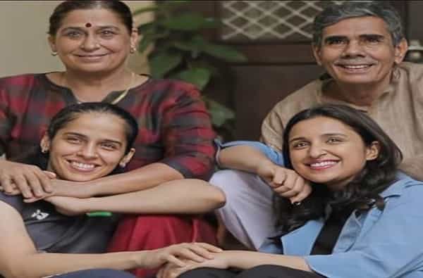 बायोपिकच्या शर्यतीत आता आणखी एक बायोपिक येणार आहे. प्रसिद्ध बॅडमिंटनपटू सायना नेहवालवरील हा बायोपिक आहे.