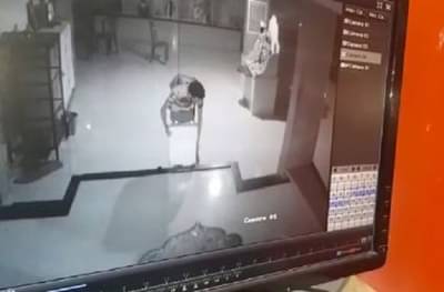 मंदिरात प्रवेशबंदी असतानाही दानपेटीवर चोरट्याचा डल्ला, चोरी सीसीटीव्हीत कैद