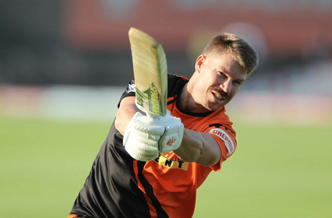 IPL 2020, SRH vs RCB, Eliminator : टॉस जिंकताच हैदराबादचा कर्णधार डेव्हिड वॉर्नरच्या नावे अनोखा विक्रम, धोनी-रोहितच्या पंगतीत स्थान