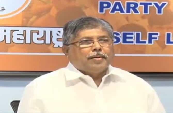 राज्य सरकारने मराठ्यांच्या पाठीत खंजीर खुपसला, महागात पडेल : चंद्रकांत पाटील