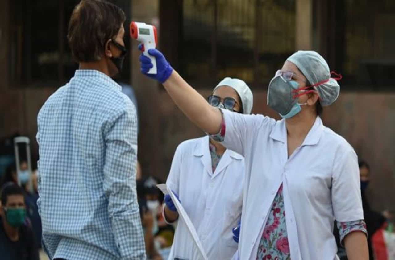 School Teachers Corona | उस्मानाबादेत 48, नागपुरात 41, बीडमध्ये 25, कोणत्या जिल्ह्यात किती शिक्षक कोरोना पॉझिटिव्ह?