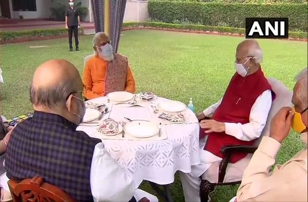 PHOTO | भाजप नेते लालकृष्ण अडवाणी यांचे 93व्या वर्षात पदार्पण, पंतप्रधान नरेंद्र मोदी यांच्याकडून खास शुभेच्छा