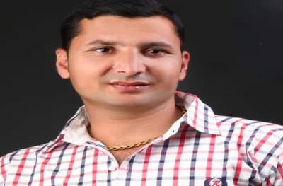 कोल्हापूरच्या इचलकरंजीत जीवघेण्या चाकूहल्ल्याचा थरार, जखमीवर सांगलीत उपचार, पोलिसांकडून तिघांना अटक