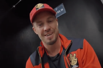 IPL 2020 | बंगळुरुचं आव्हान संपुष्टात, मिस्टर 360 एबी डी व्हीलियर्सने चाहत्यांची मागितली माफी, म्हणाला.....