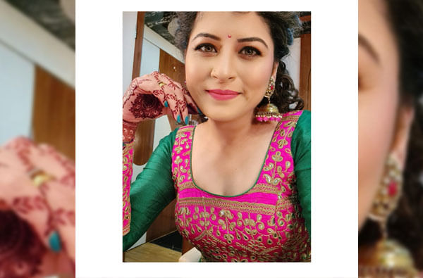 गोड गळयाप्रमाणेच तिच्या सौंदर्याचीदेखील चर्चा असते.