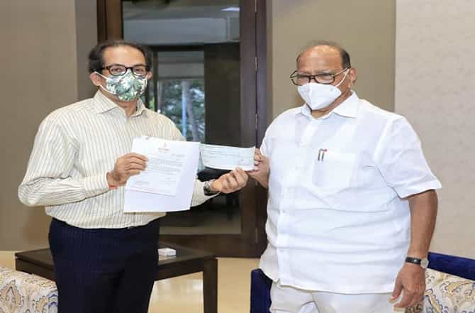 शरद पवार आणि मुख्यमंत्री उद्धव ठाकरे यांची वर्षावर भेट, कोणत्या विषयांवर चर्चा?