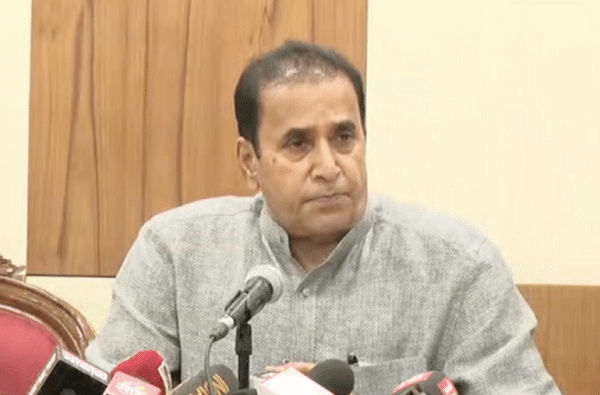 राज्यपालांचा फोन आलेला, अर्णव यांच्या नातेवाईकांना भेटू द्या सांगितलं, पण तसं भेटता येणार नाही : अनिल देशमुख राज्यपालांचा फोन आलेला, अर्णव यांच्या नातेवाईकांना भेटू द्या सांगितलं, पण तसं भेटता येणार नाही : अनिल देशमुख