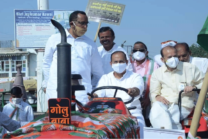 PHOTO | जळगाव, धुळ्यात काँग्रेसचा एल्गार, कृषी कायद्यांना कडाडून विरोध