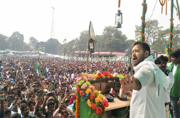 बिहारचे राजकारण कोळून प्यायलेल्या नितीशकुमार यांच्याशी कडवी झुंज दिल्याने राजद नेते तेजस्वी यादव राष्ट्रीय राजकारणात सध्या चर्चेचा विषय ठरले आहेत.
