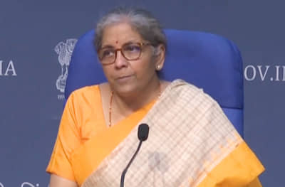 नोकरी गमावलेल्यांसाठी मोठी घोषणा, 15 हजारांखालील बेरोजगारांना PF चा लाभ; निर्मला सीतारमण यांच्याकडून नव्या योजनेची घोषणा