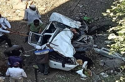 LIVE | नंदुरबारमध्ये धुळे-सुरत महामार्गावर कोंडाईबारी घाटात भीषण अपघात, तिघांचा मृत्यू, दोन जखमी