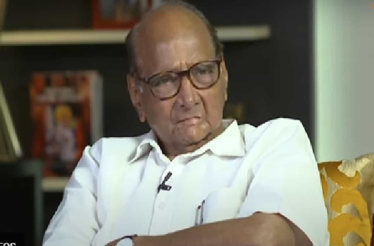 शरद पवारांची वृत्ती पाठीत खंजीर खुपसण्याची, पहाटेच्या शपथेवर भाजपचं पहिलं भाष्य