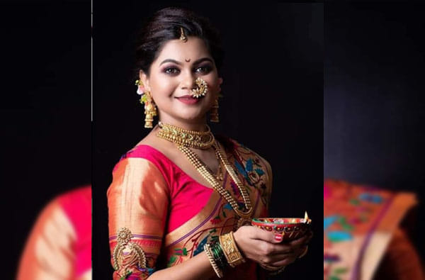 दिवाळीच्या निमित्ताने तिने खास पारंपारिक वेशात फोटोशूट केले आहे.