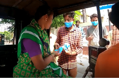 बेरोजगार तरुणांचा अभिनव प्रयोग; एका दगडात दोन पक्षी, अनेकांना रोजगार आणि कोरोनावरही नियंत्रण