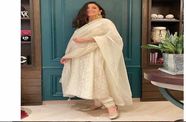 अभिनेत्री अभिनेत्री अनुष्का शर्मासाठी यंदाची दिवाळी स्पेशल आणि हटके आहे. विरुष्काच्या आयुष्यात लवकरच नवा पाहुणा येणार आहे.