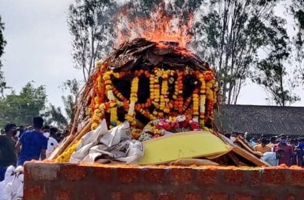 काटोलमध्ये शहीद जवान भूषण सतईंच्या अंत्ययात्रेमध्येही जनसागर लोटला होता. 