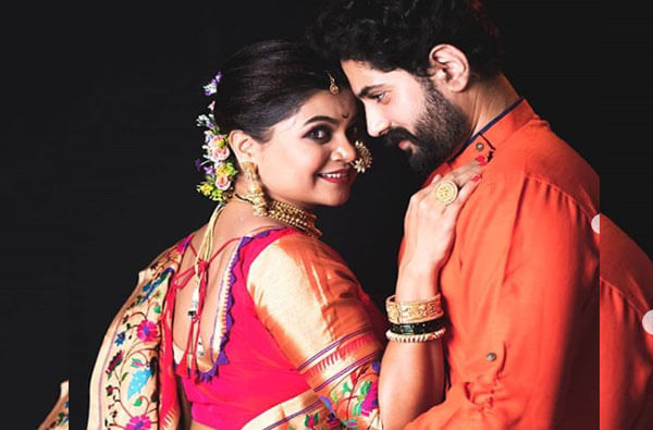 ‘तुम्हावर केली मी मर्जी बहाल’ म्हणत नम्रता संभेरावने पतीसोबतचा फोटो शेअर केला आहे.