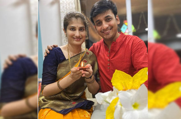 संकर्षण कऱ्हाडेने दिवाळीनिमित्ताने कुटुंबासोबत फोटोसेशन केले आहे.
