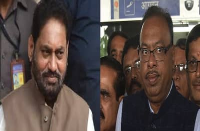 श्रेयवादाच्या लढाईत वीज बिलमाफी अडकली?, मुख्यमंत्री आणि उपमुख्यमंत्री ऊर्जामंत्र्यांची फाईल फेटाळत असल्याचा बावनकुळेंचा आरोप