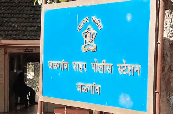 हाय प्रोफाईल जुगार अड्ड्यांवर पोलिसांचा छापा; 50 जणांना अटक, 21 लाखांचा मुद्देमाल जप्त