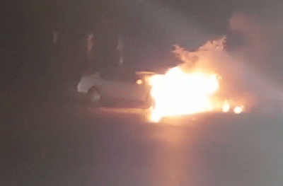 खंबाटकी घाटात कारने अचानक घेतला पेट, भडका उडून काही क्षणांत कार जळून खाक