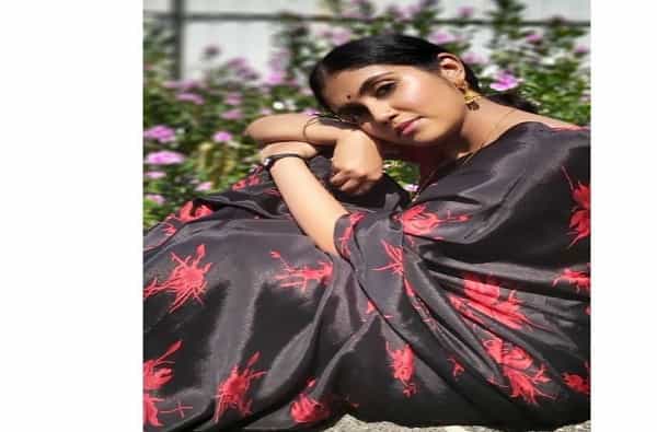 'सैराट' फेम अभिनेत्री रिंकू राजगुरू सध्या सोशल मीडियावर सतत फोटो शेअर करत असते.