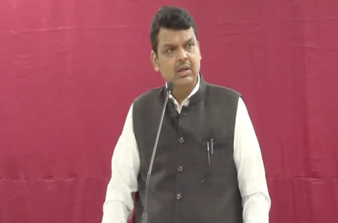 देशातील लोकांना कर्मयोग आवडतो, बोलघेवडेपणा नाही; फडणवीसांचा विरोधकांवर हल्लाबोल