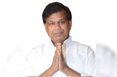 नितीश कुमारांच्या पहिल्या मंत्र्याचा तीन दिवसात राजीनामा, घोटाळ्याच्या आरोपाने खळबळ