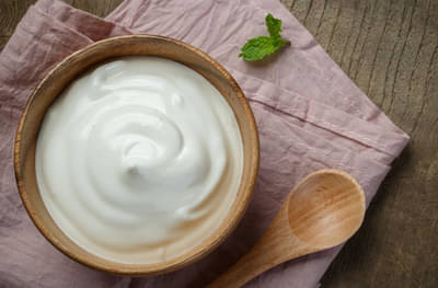 Food | दररोज ‘दही’ खाण्याचे ‘हे’ फायदे तुम्हालाही माहित नसतील!