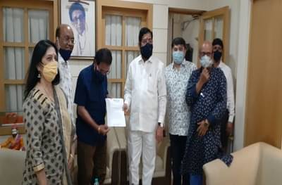 बस आणि टेम्पोचा टोल माफ, जाहिरातीतही सवलत, सरकारकडून जागतिक मराठी नाट्यधर्मी निर्माता संघाच्या मागण्या मान्य