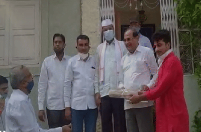 अब्दुल सत्तार विखे पाटलांच्या भेटीला, एकत्र स्नेहभोजनाचा आस्वाद, भेटीचं कारण मात्र गुलदस्त्यात!