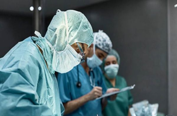 आधी आयुर्वेदीक डॉक्टरांना शस्त्रक्रियेची परवानगी, आता आयुष मंत्रालयाचं निर्णयावर स्पष्टीकरण
