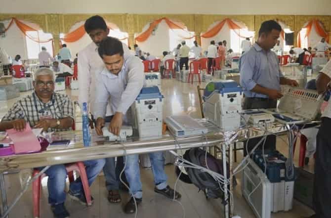 पुणे पदवीधर आणि शिक्षक मतदारसंघ निवडणुकीसाठी प्रशासन सज्ज, 2160 मतदान कर्मचारी, 856 आरोग्य कर्मचारी नियुक्त