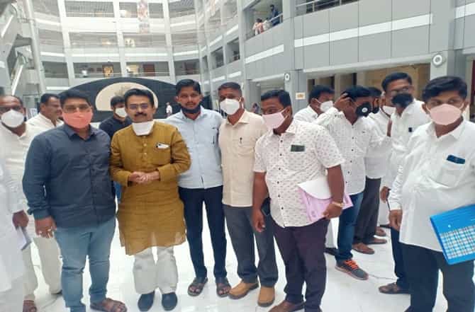 कोकणात शिवसेनेला मोठा झटका; पक्षातंर्गत वादामुळे उपजिल्हा प्रमुख काँग्रेसमध्ये जाणार