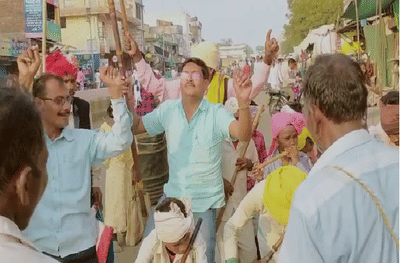 Photo | मेळघाटातला घुंगरु बाजार, आदिवासी बांधवाचा ढोल, टिमक्याच्या तालावर ठेका