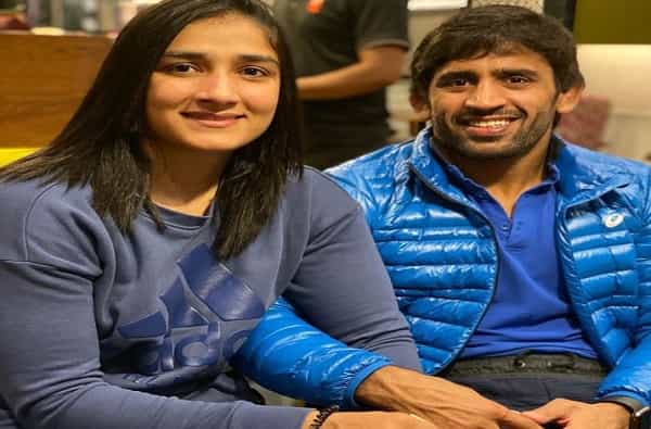 भारताचा नंबर वन रेसलर बजरंग पूनिया बुधवारी लग्न बंधनात अडकणार आहे. महत्वाचं म्हणजे कुस्ती क्षेत्रात नावलौकीक असलेल्या कुटुंबाचा तो जावई होणार आहे. येत्या 25 नोव्हेंबरला तो संगिता फोगाटसोबत लग्न करणार आहे.