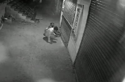 इंदापुरात चोरट्यांचा एका रात्रीत सात दुकानांवर डल्ला, लाखाचा ऐवज लंपास, चोरीचा प्रकार सीसीटीव्हीत कैद