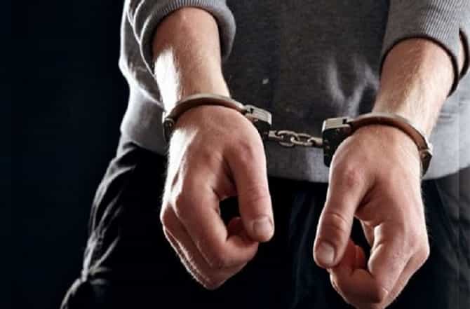 जबरी चोरी करणाऱ्यांना सापळा लावून अटक, 51 हजारांचा मुद्देमाल जप्त