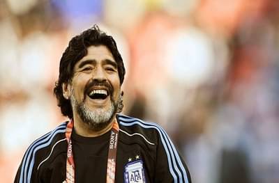 Breaking : जगविख्यात फुटबॉलपटू दिएगो मॅरेडोना यांचे हृदयविकाराच्या झटक्याने निधन