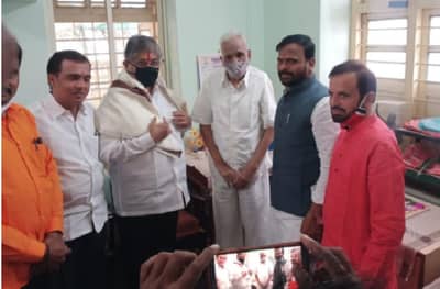 11 वेळा आमदार, 95 वर्षीय गणपतराव देशमुखांच्या भेटीला चंद्रकांत पाटील, कारण...